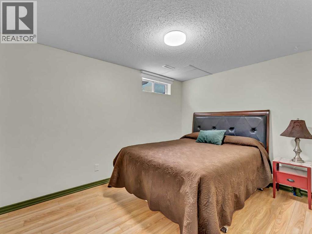 Photo 31 of 48 Strong Avenue Se, Medicine Hat AB