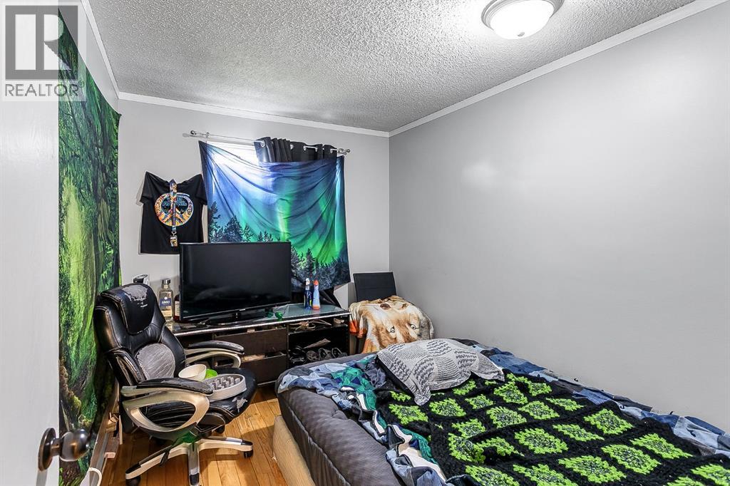 Photo 23 of 39 Edgeburn Crescent Nw, Calgary AB