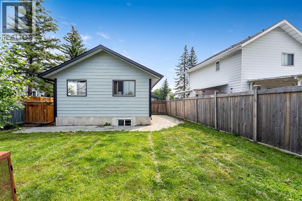 Photo 41 of 39 Edgeburn Crescent Nw, Calgary AB