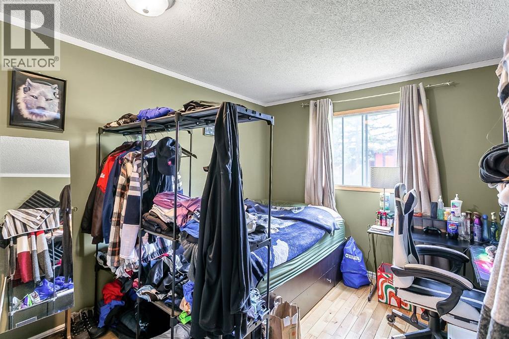 Photo 20 of 39 Edgeburn Crescent Nw, Calgary AB