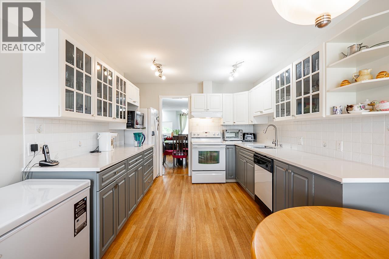 Photo 12 of 7936 Edmonds Street, Burnaby BC