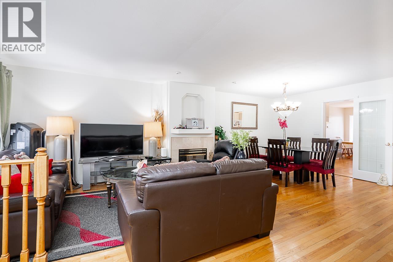 Photo 5 of 7936 Edmonds Street, Burnaby BC