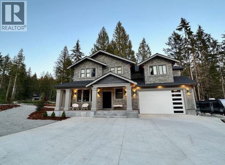 1102 LARGO ROAD, Roberts Creek