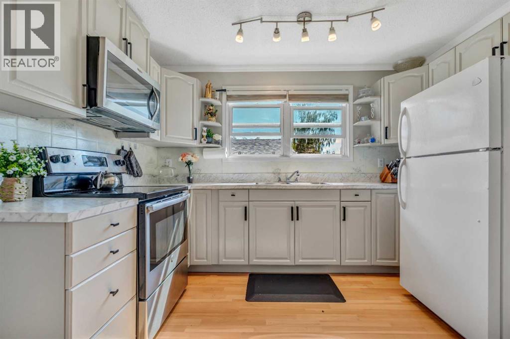 Photo 2 of 4771 Rundlehorn Drive Ne, Calgary AB
