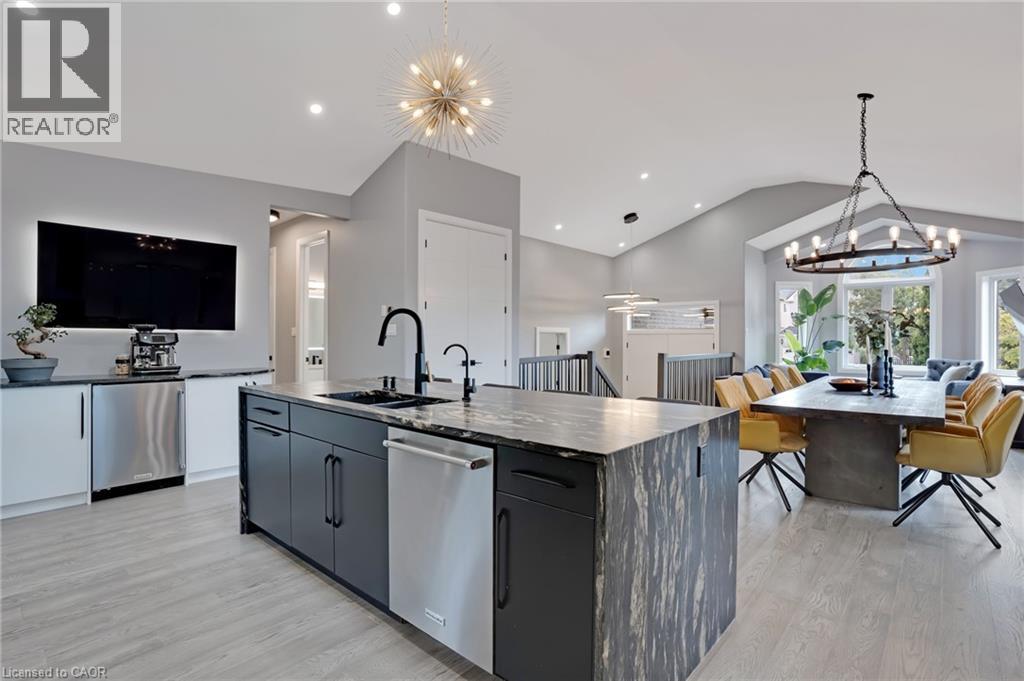 Photo 10 of 34 Woodcrest Court, Kitchener ON