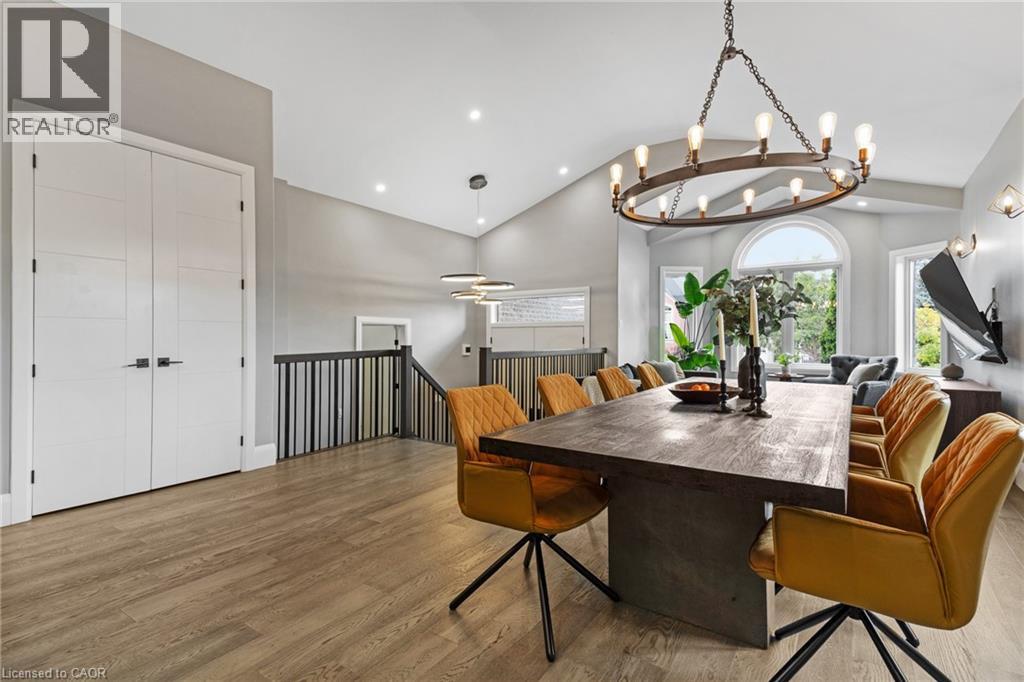 Photo 13 of 34 Woodcrest Court, Kitchener ON