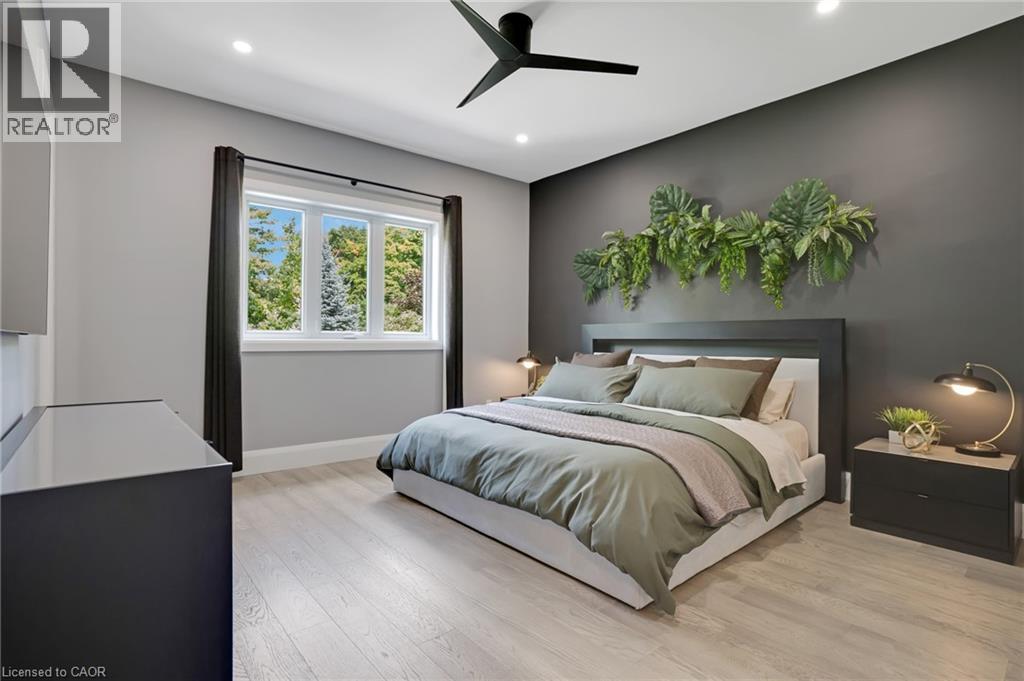 Photo 17 of 34 Woodcrest Court, Kitchener ON