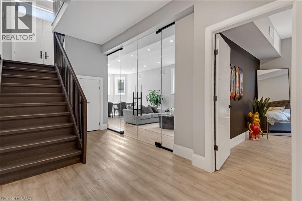 Photo 22 of 34 Woodcrest Court, Kitchener ON