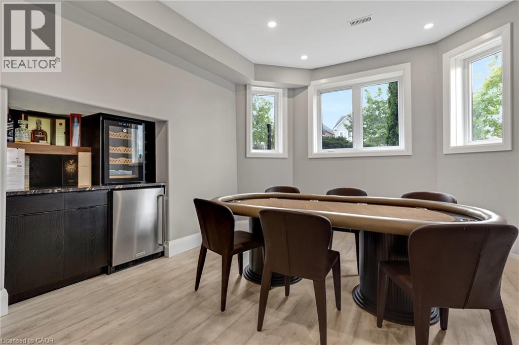 Photo 25 of 34 Woodcrest Court, Kitchener ON