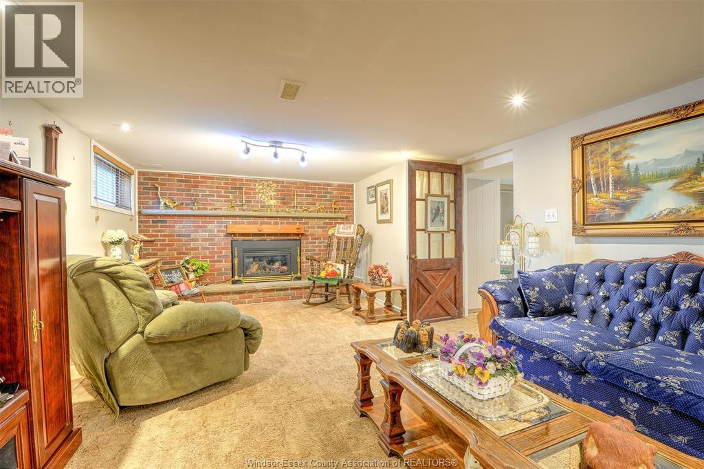 Photo 26 of 407 Richmond St, Amherstburg ON
