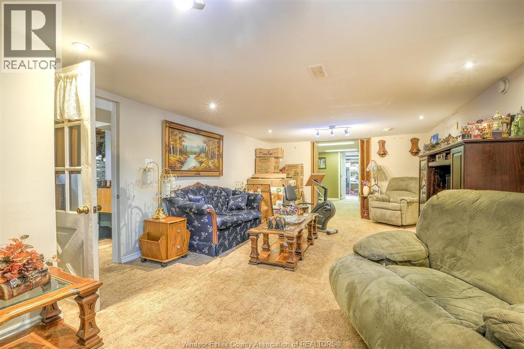 Photo 25 of 407 Richmond St, Amherstburg ON