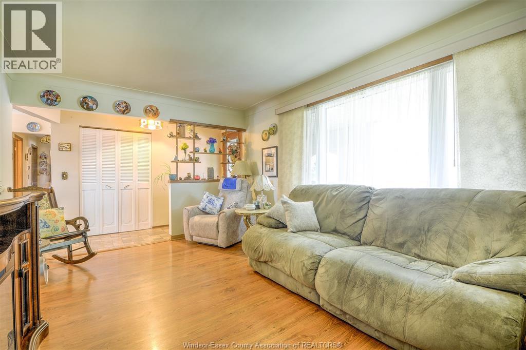 Photo 14 of 407 Richmond St, Amherstburg ON