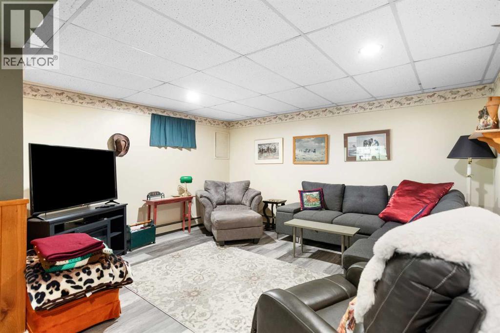 Photo 24 of 5014 43 Street, Sylvan Lake AB