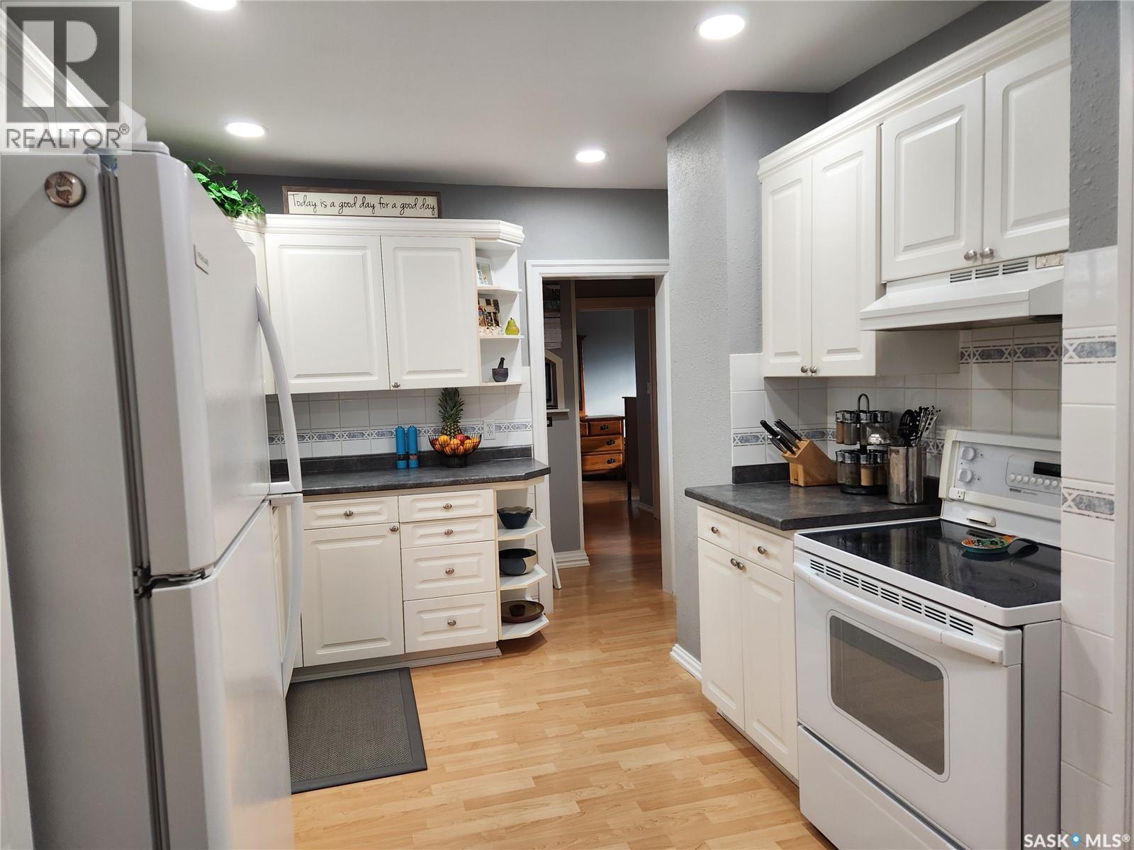 Photo 10 of 1007 110th Avenue, Tisdale SK
