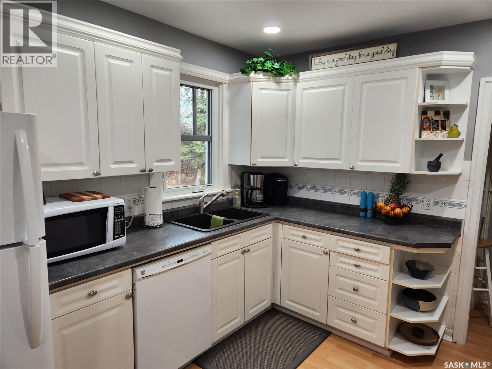 Photo 11 of 1007 110th Avenue, Tisdale SK
