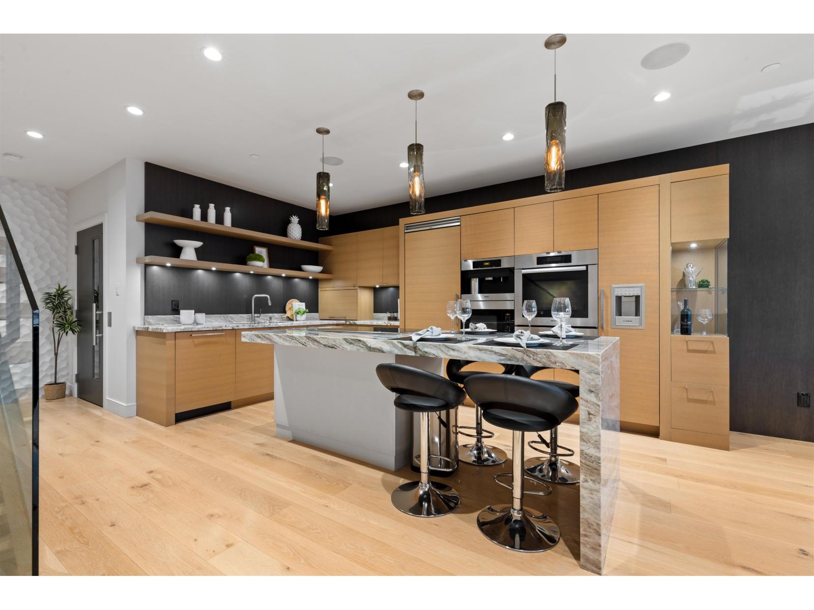 Photo 11 of 14559 Marine Drive, White Rock BC