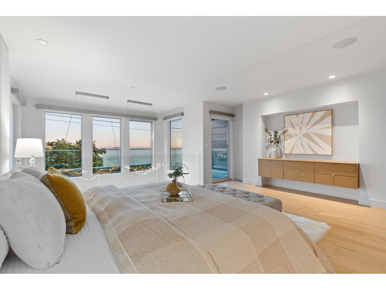 Photo 19 of 14559 Marine Drive, White Rock BC