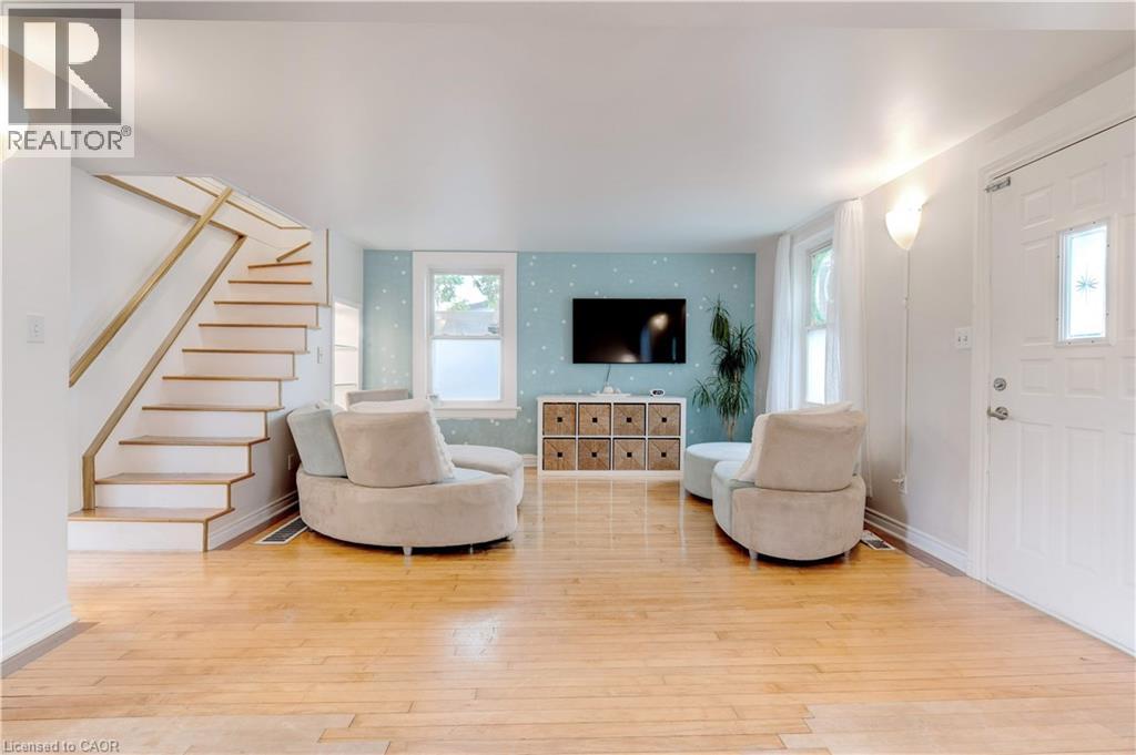 Photo 5 of 3038 Binbrook Road, Hamilton ON