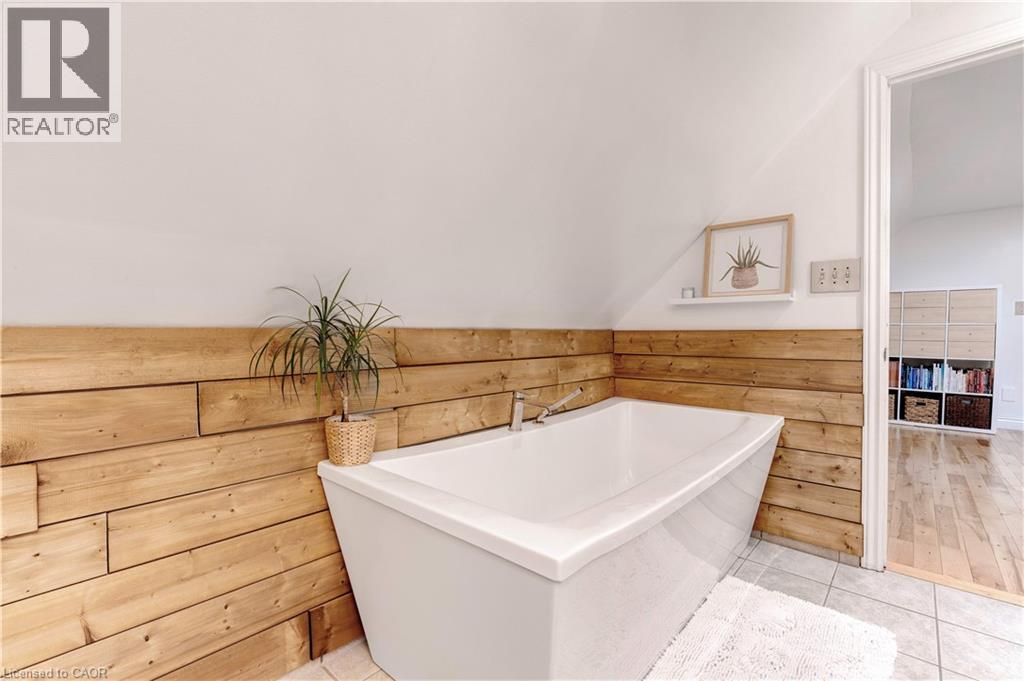 Photo 28 of 3038 Binbrook Road, Hamilton ON