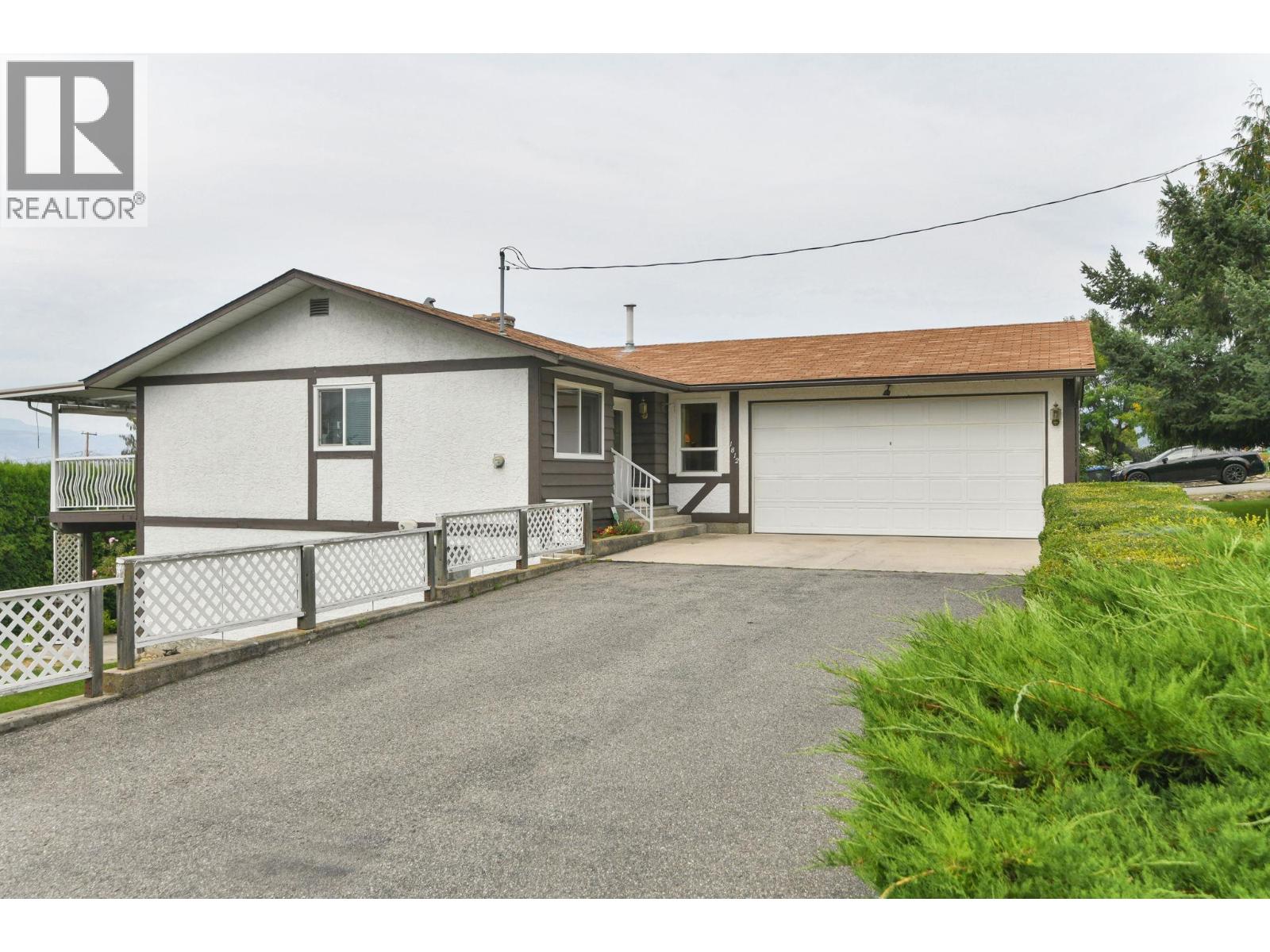 Photo 3 of 1812 Jonathan Road, Kelowna BC