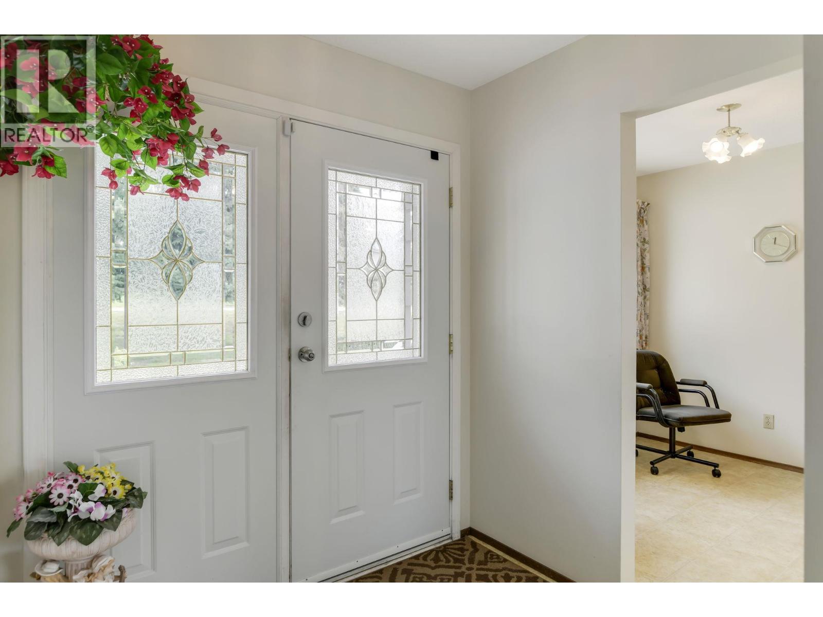Photo 4 of 1812 Jonathan Road, Kelowna BC