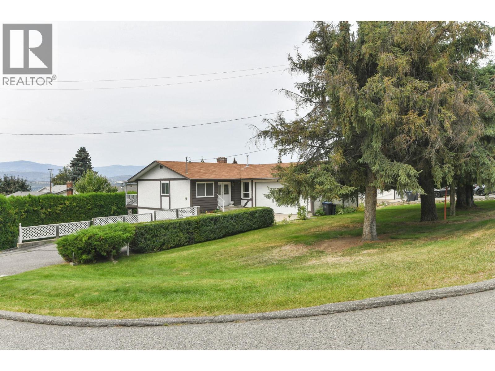 Photo 1 of 1812 Jonathan Road, Kelowna BC