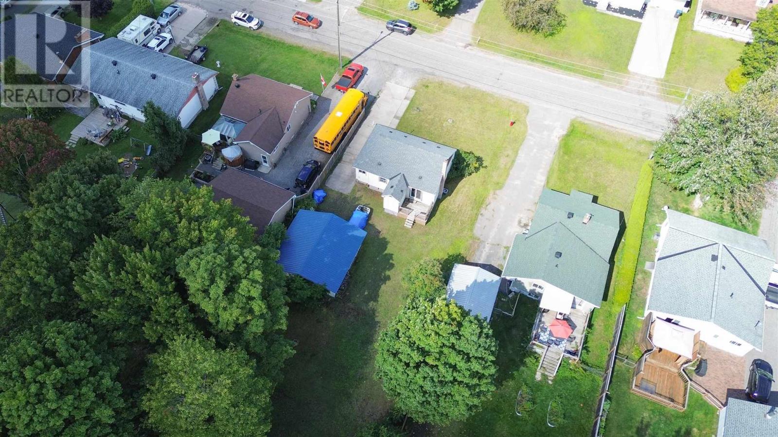 Photo 8 of 297 Eastern Ave, Sault Ste Marie ON