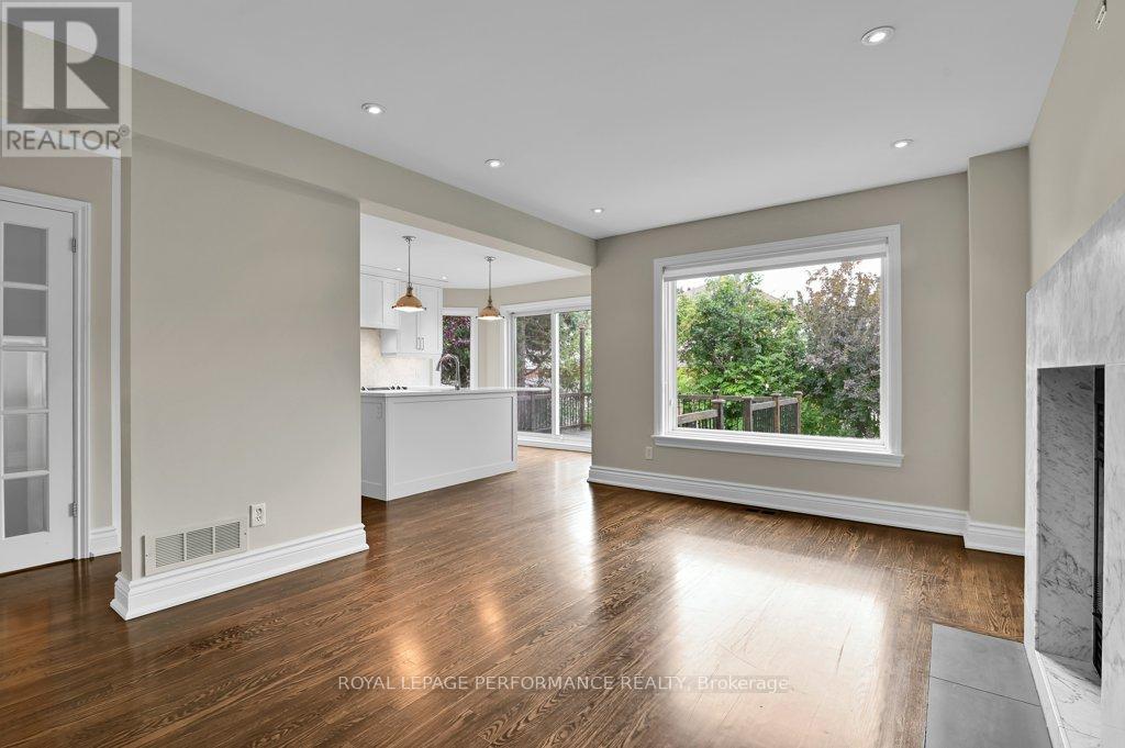 Photo 13 of 51 Goulding Crescent, Ottawa ON