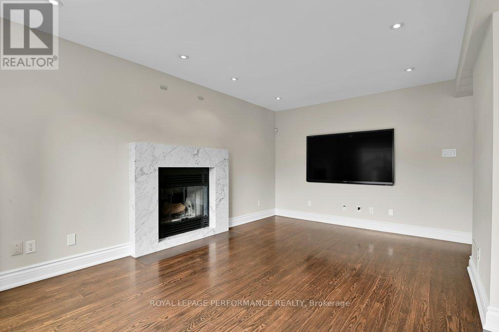 Photo 14 of 51 Goulding Crescent, Ottawa ON