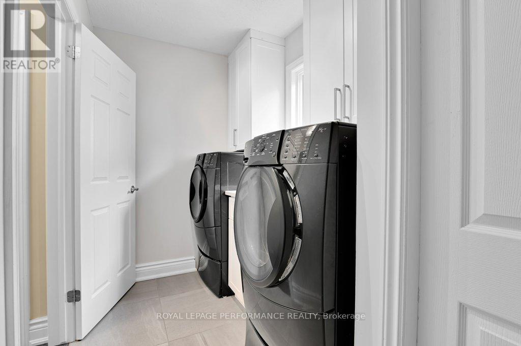 Photo 16 of 51 Goulding Crescent, Ottawa ON