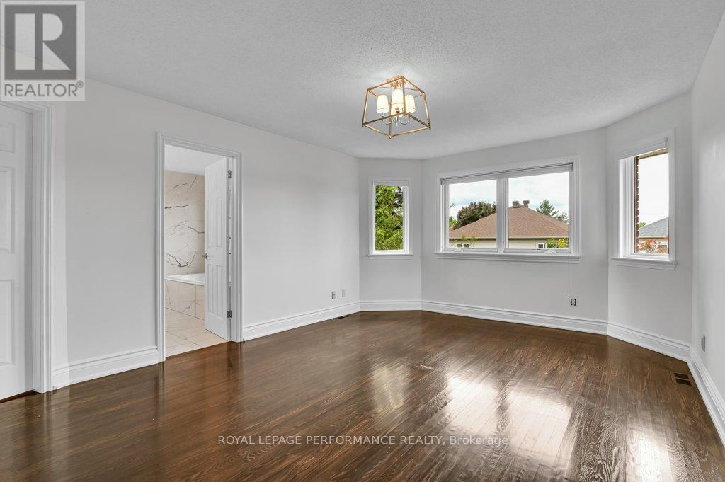 Photo 18 of 51 Goulding Crescent, Ottawa ON
