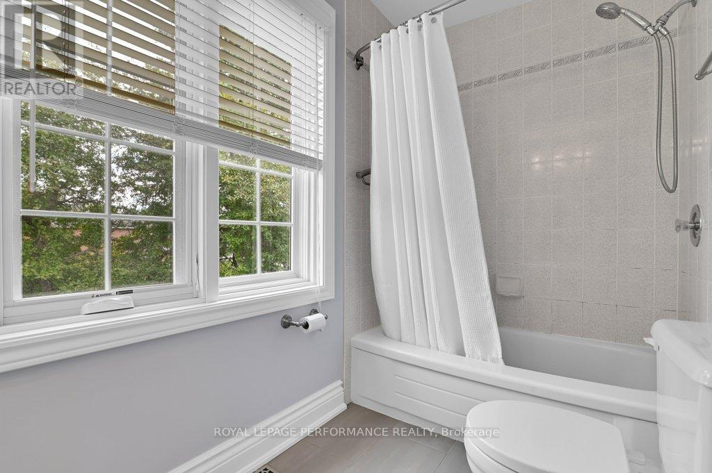 Photo 24 of 51 Goulding Crescent, Ottawa ON