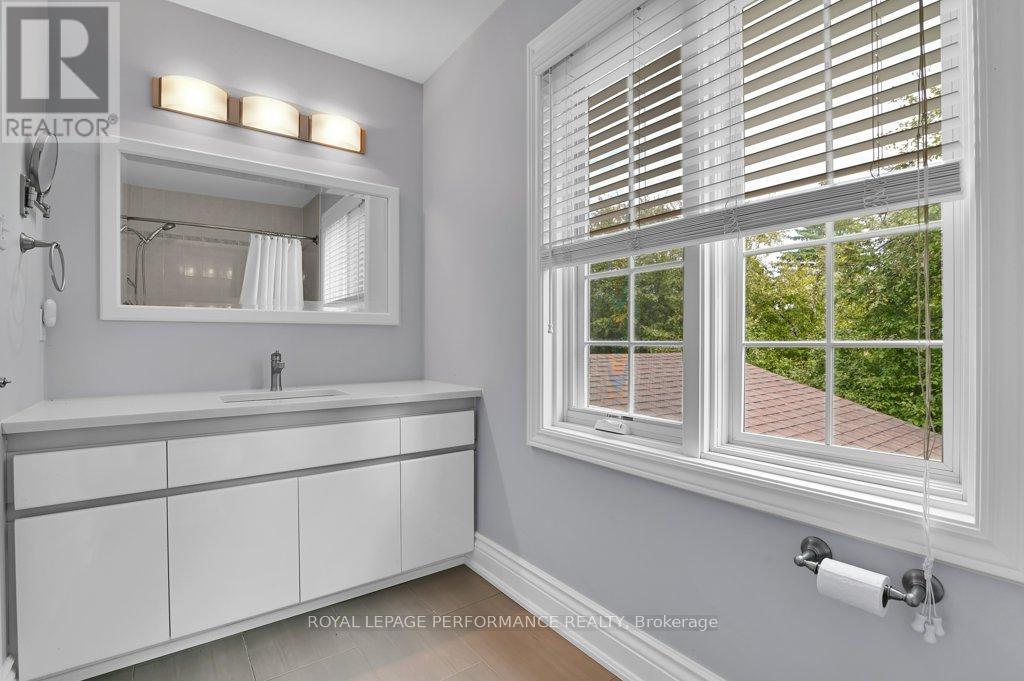Photo 25 of 51 Goulding Crescent, Ottawa ON