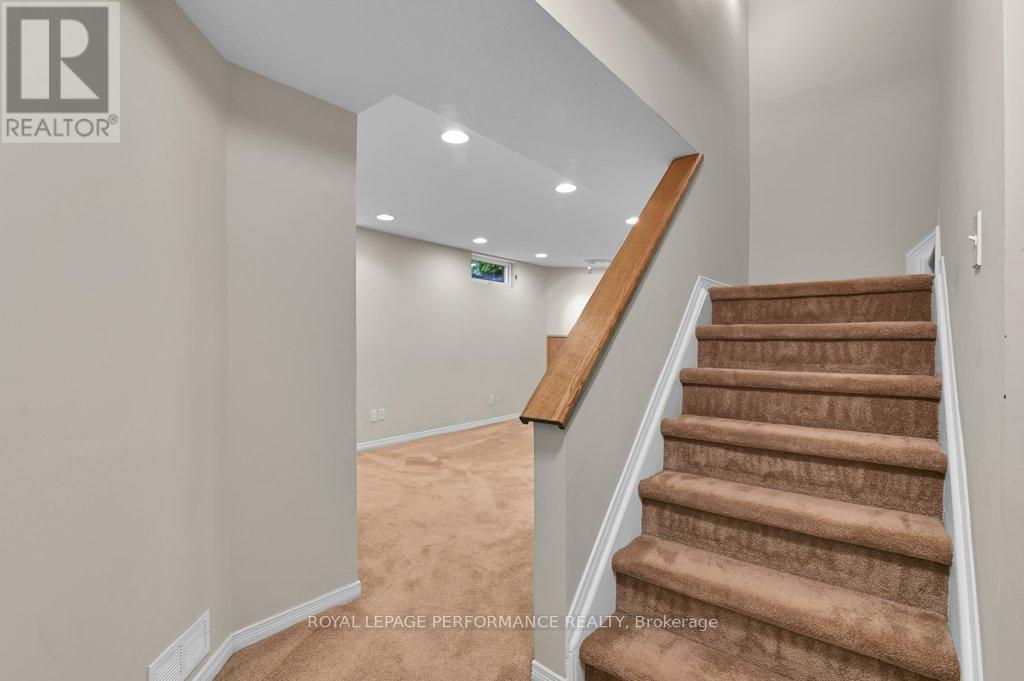 Photo 27 of 51 Goulding Crescent, Ottawa ON
