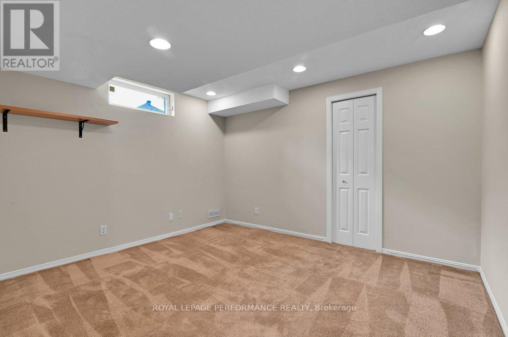 Photo 31 of 51 Goulding Crescent, Ottawa ON