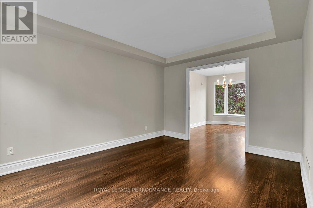 Photo 6 of 51 Goulding Crescent, Ottawa ON