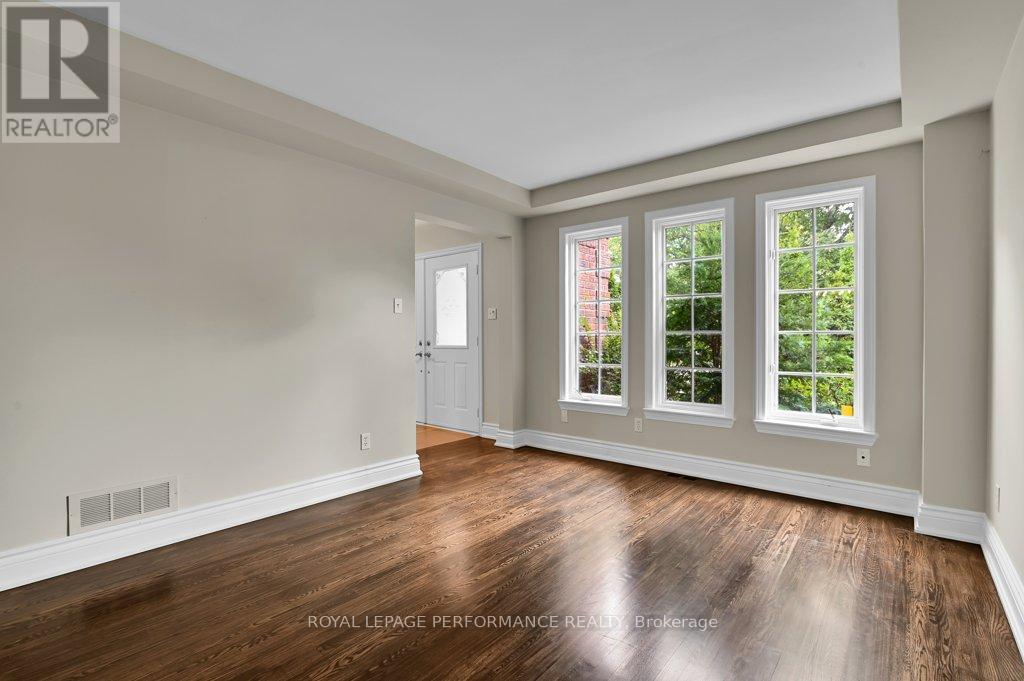 Photo 7 of 51 Goulding Crescent, Ottawa ON