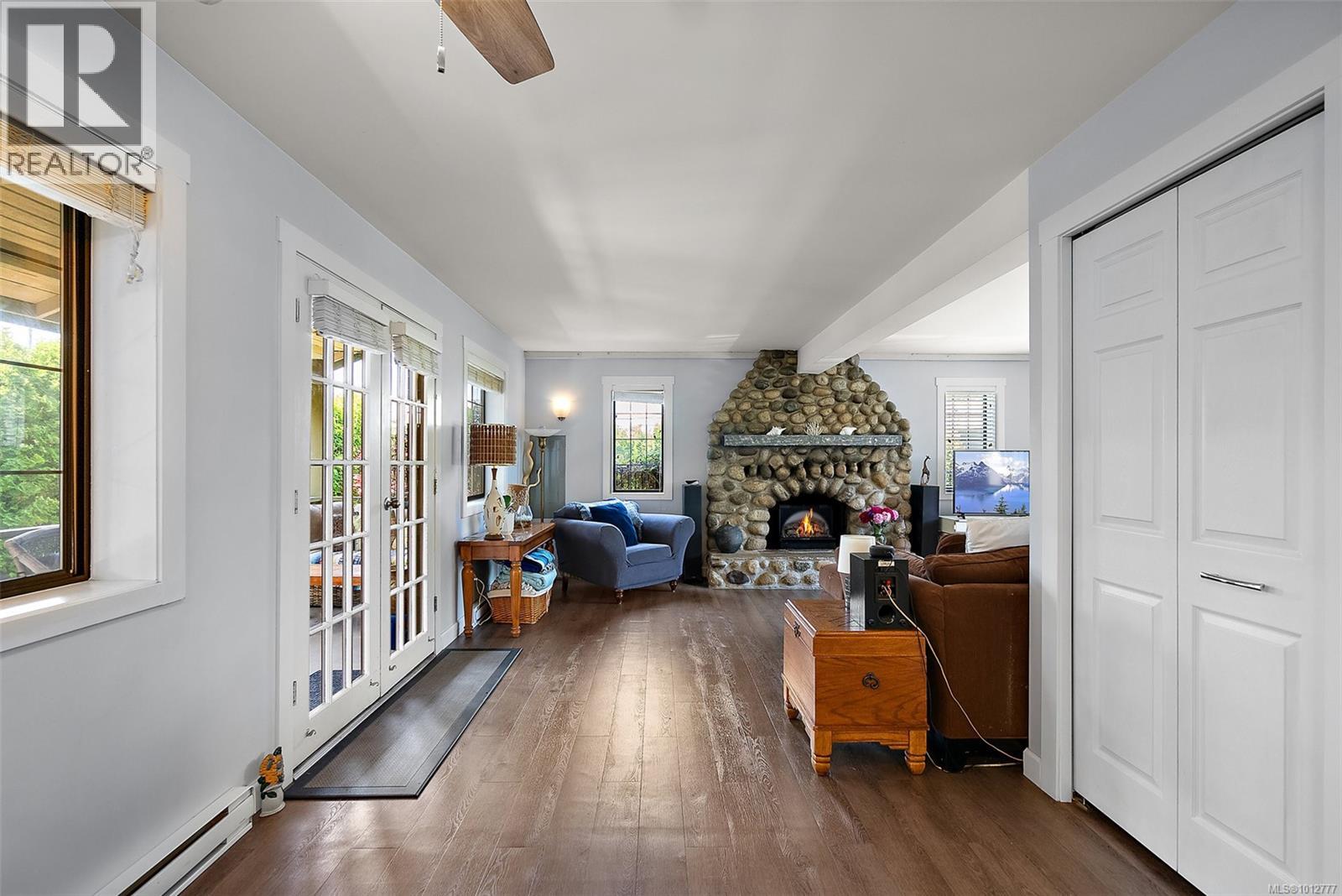 110 Jedburgh Pl, View Royal