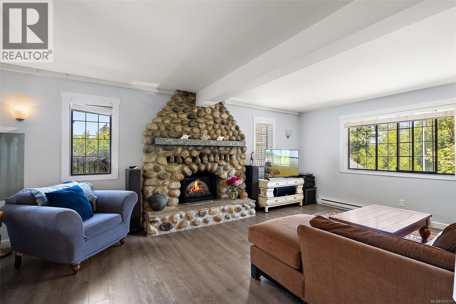 110 Jedburgh Pl, View Royal