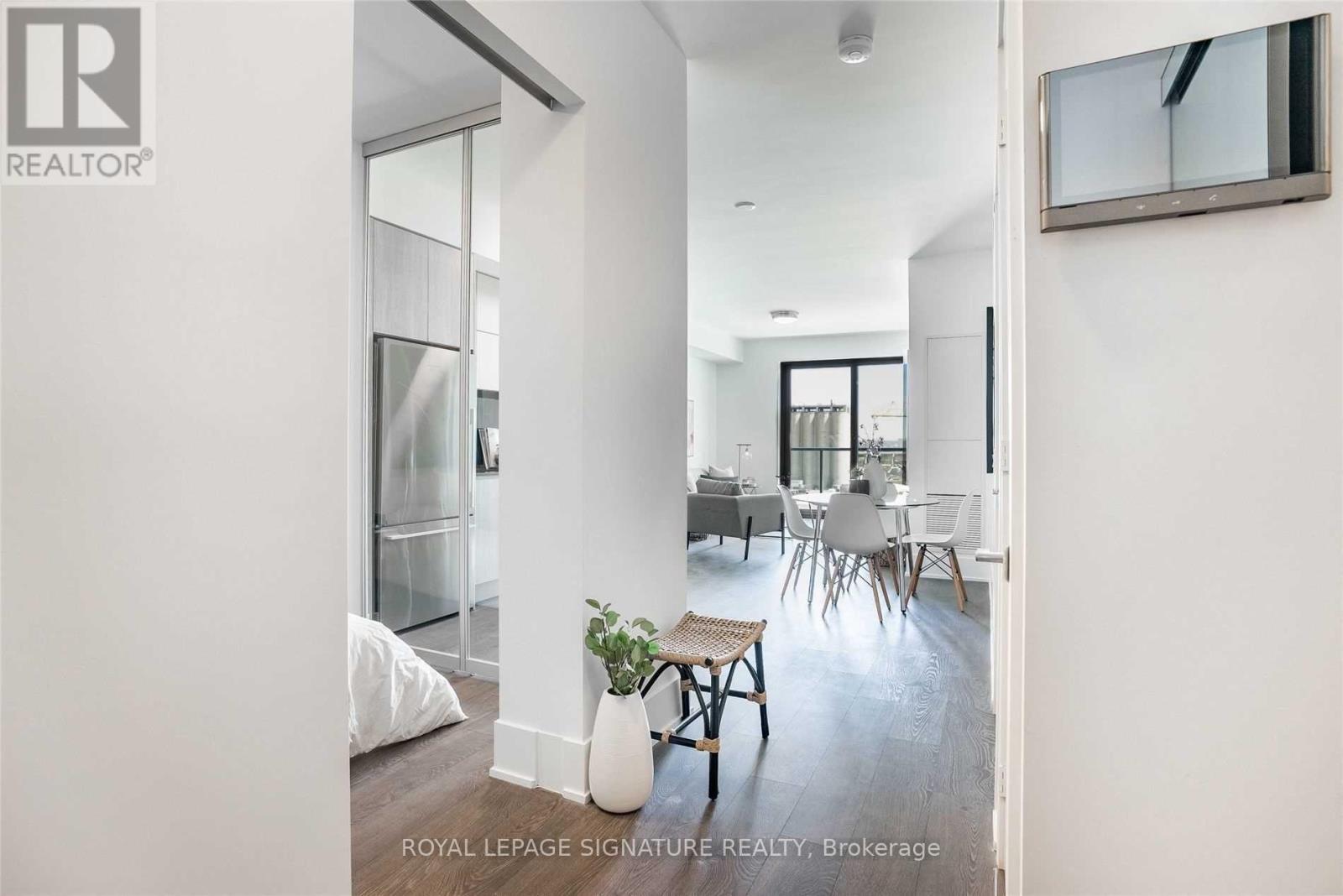 Photo 2 of 618 118 Merchants Wharf Way, Toronto ON