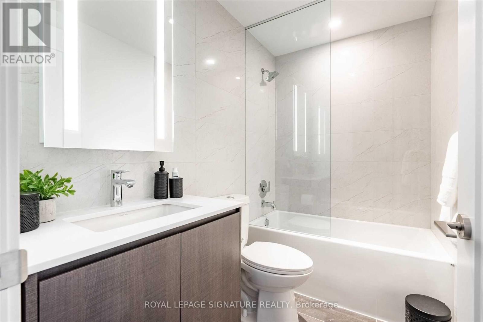 Photo 5 of 618 118 Merchants Wharf Way, Toronto ON