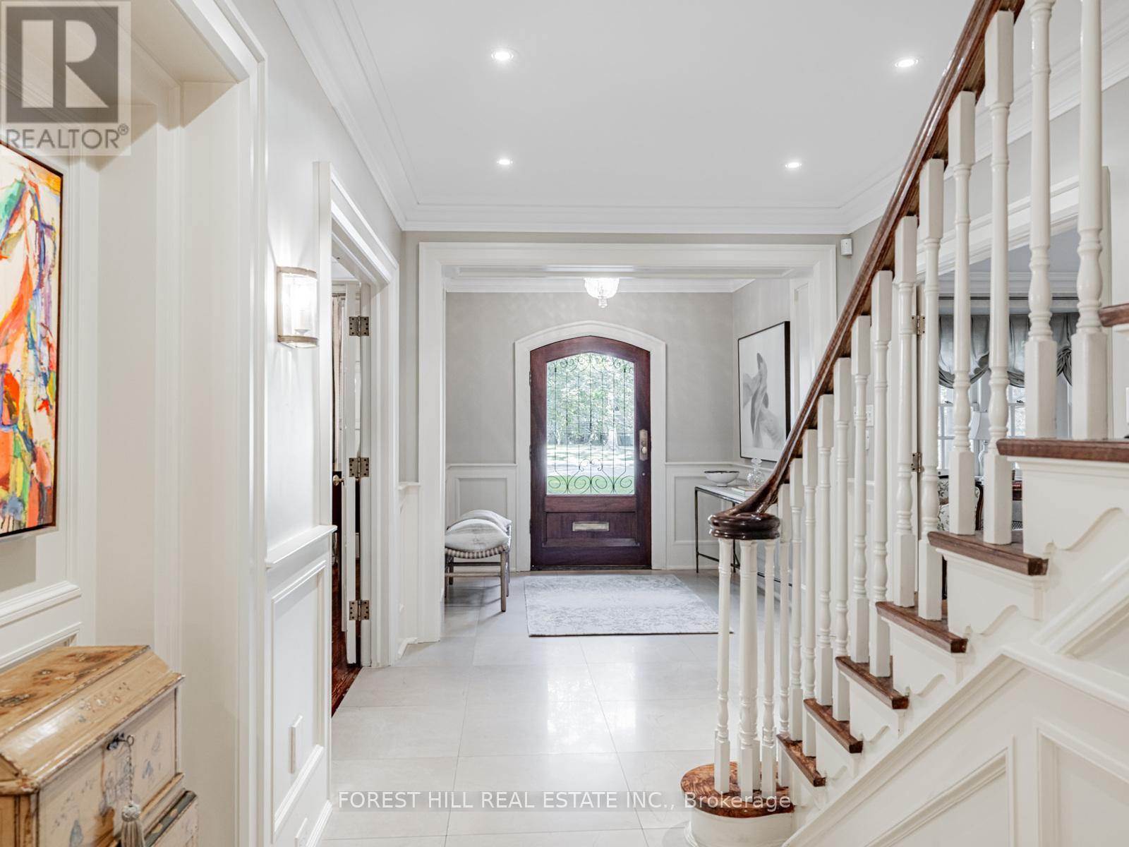 Photo 3 of 80 Old Forest Hill Road, Toronto ON