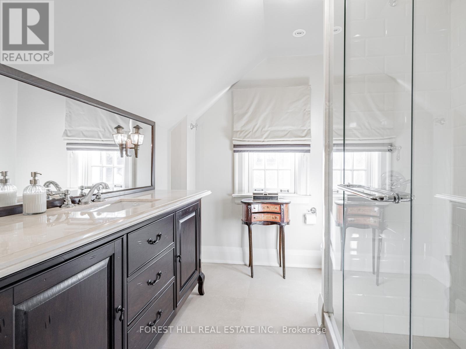 Photo 32 of 80 Old Forest Hill Road, Toronto ON