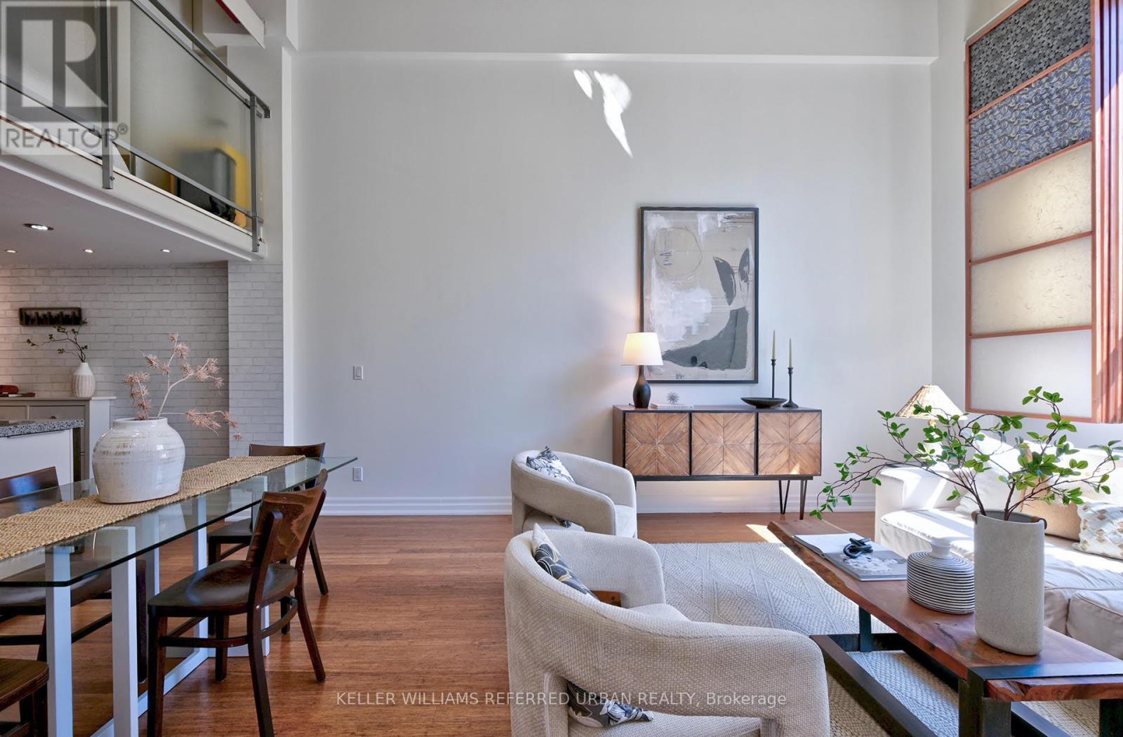 Photo 11 of 209 160 Baldwin Street, Toronto ON