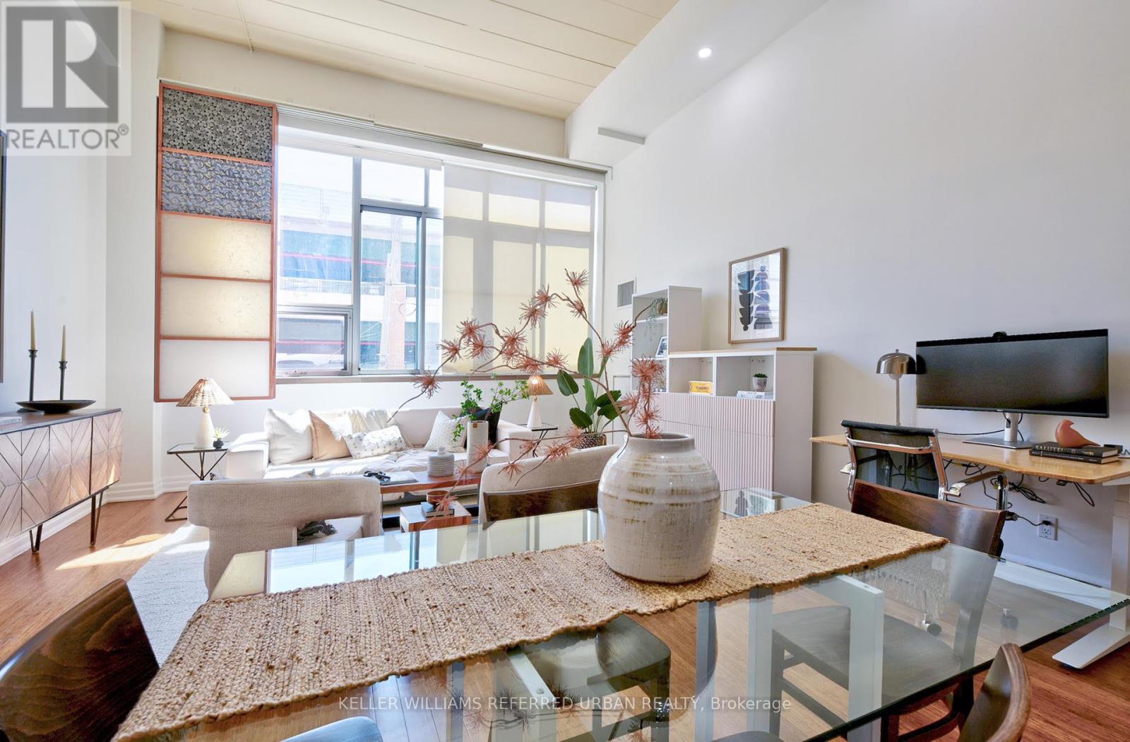 Photo 15 of 209 160 Baldwin Street, Toronto ON