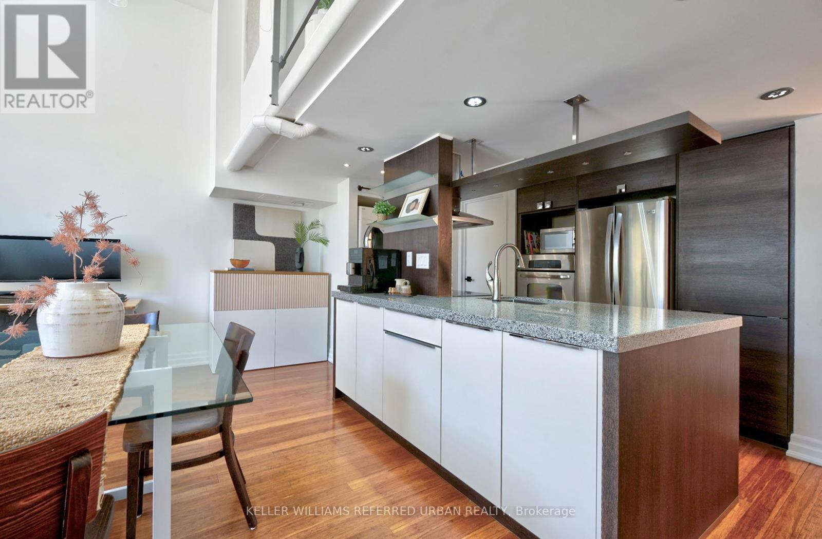 Photo 4 of 209 160 Baldwin Street, Toronto ON