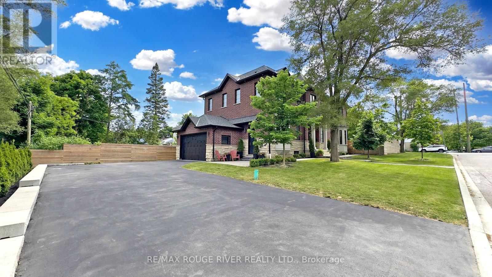 Photo 2 of 1 Bellbrook Road, Toronto ON