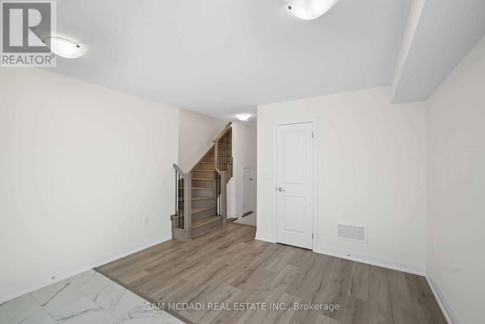 Photo 10 of 601 1695 Dersan Street, Pickering ON