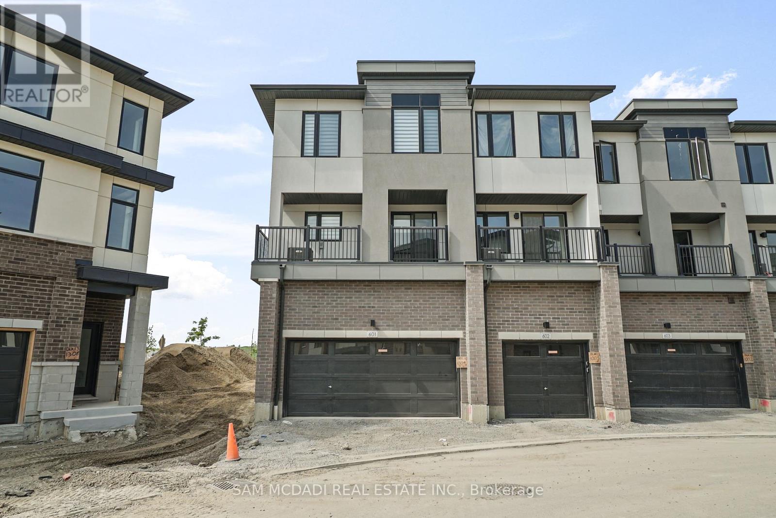 Photo 42 of 601 1695 Dersan Street, Pickering ON