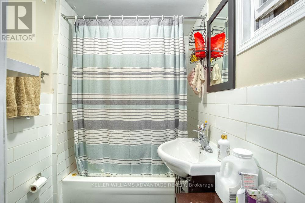 Photo 12 of 218 Broadview Avenue, Toronto ON